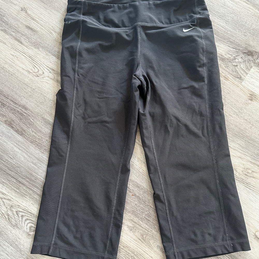 Nike Dri fit gray mid calf pants